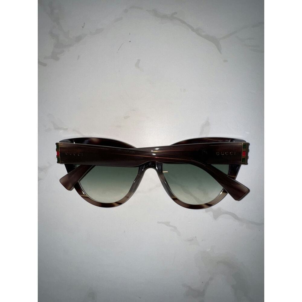 Gucci 53mm Cat Eye Sunglasses - Excellent Condition - Picture 5 of 6